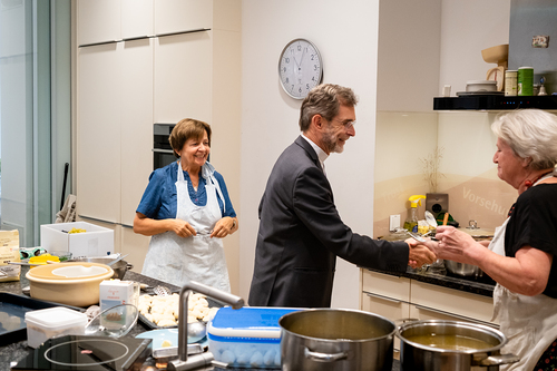 EB Grünwidl bei einer Livesendung Radio Maria